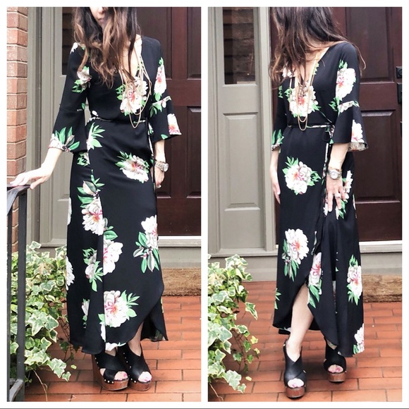 ✨PARIS✨Beautiful wrap floral dress - Picture 2 of 8